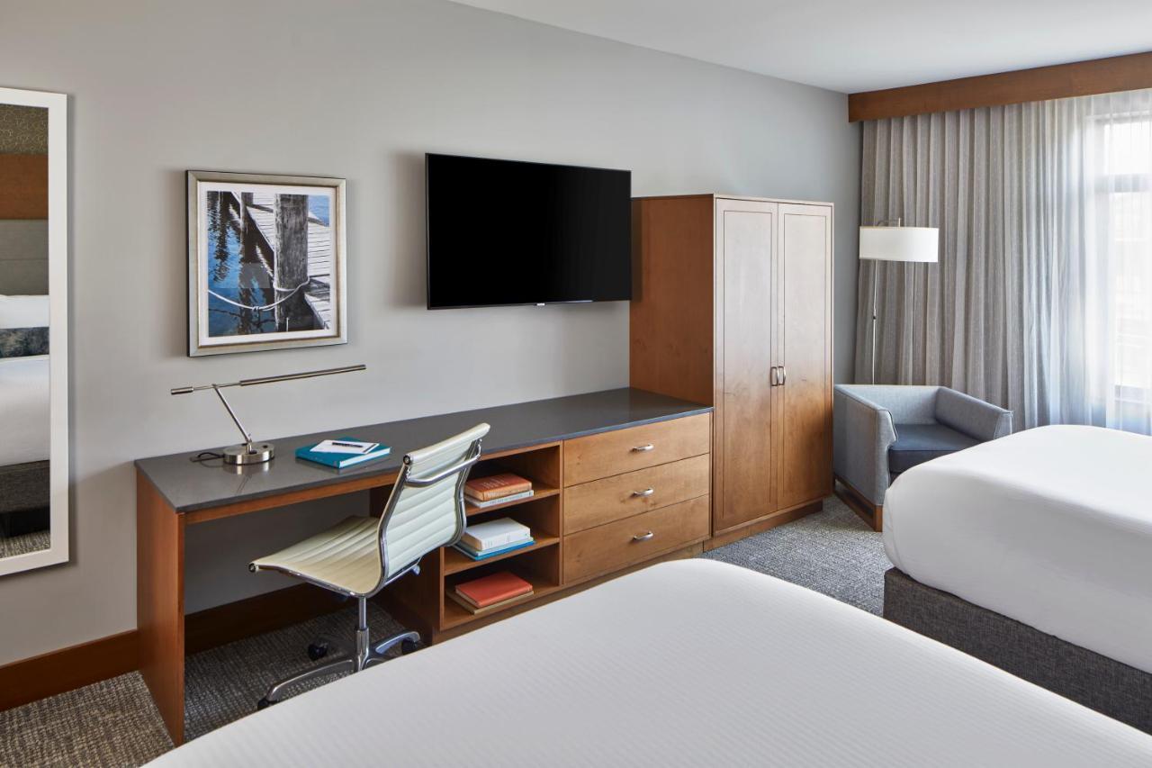 The Hotel Landing Wayzata Экстерьер фото